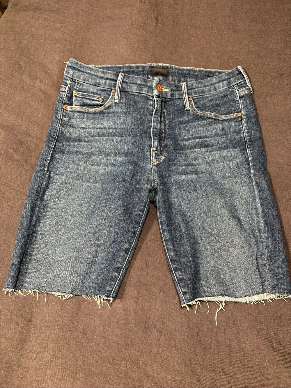 MOTHER CUTOFF The Looker Crop DENIUM SHORTS
